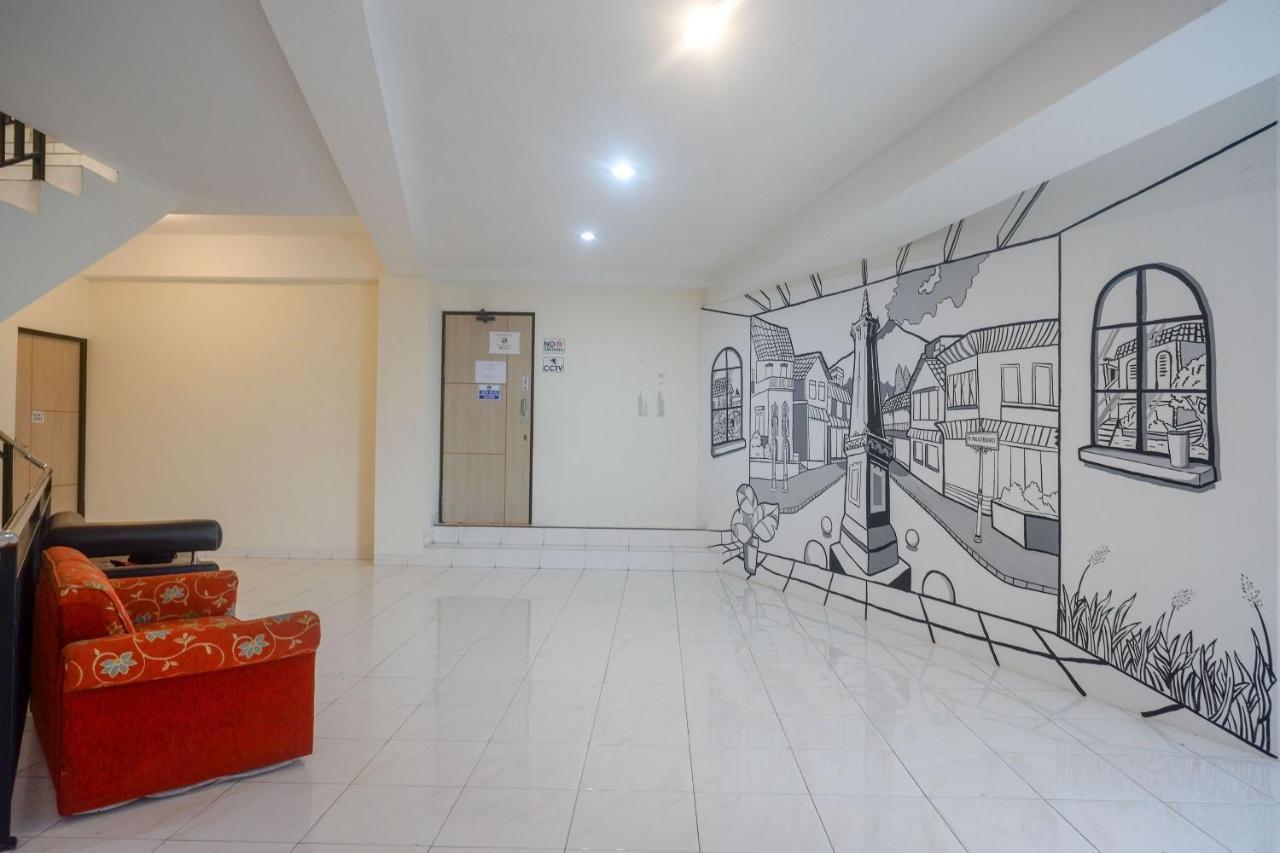 Sans Hotel Mataram Malioboro Yogyakarta Exterior photo