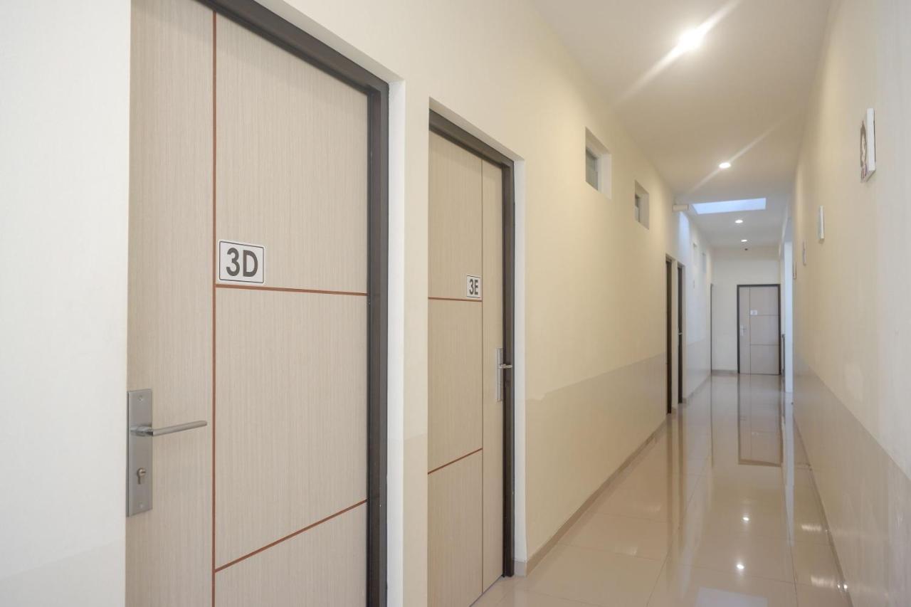Sans Hotel Mataram Malioboro Yogyakarta Exterior photo
