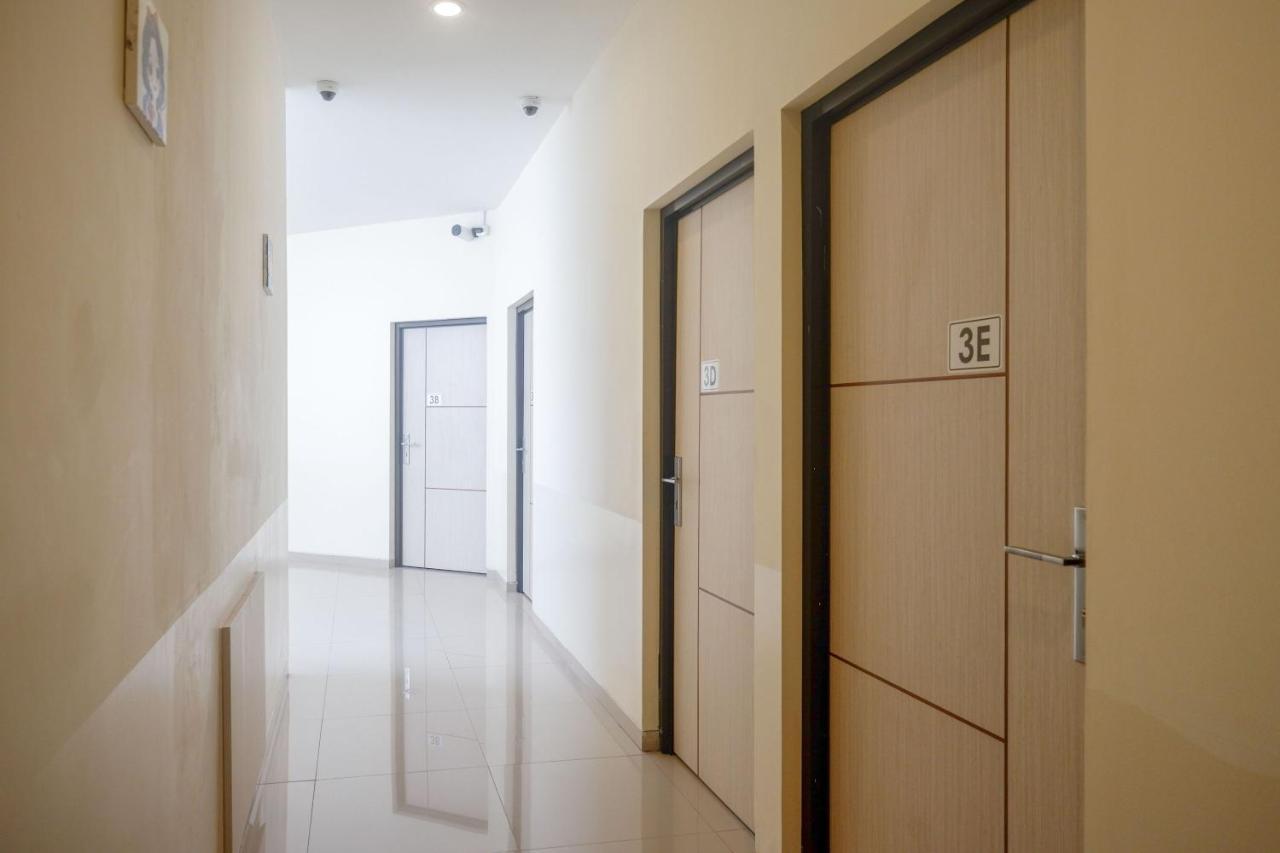 Sans Hotel Mataram Malioboro Yogyakarta Exterior photo