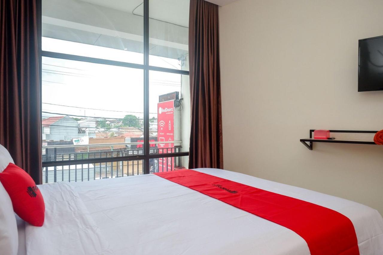 Sans Hotel Mataram Malioboro Yogyakarta Exterior photo
