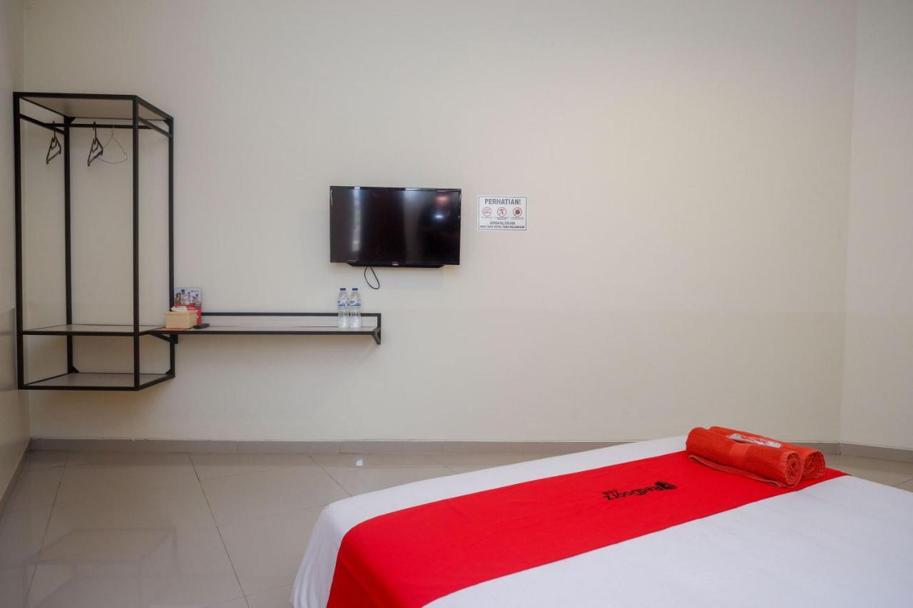 Reddoorz Near Malioboro Mall 2 Hotel Yogyakarta Exterior photo