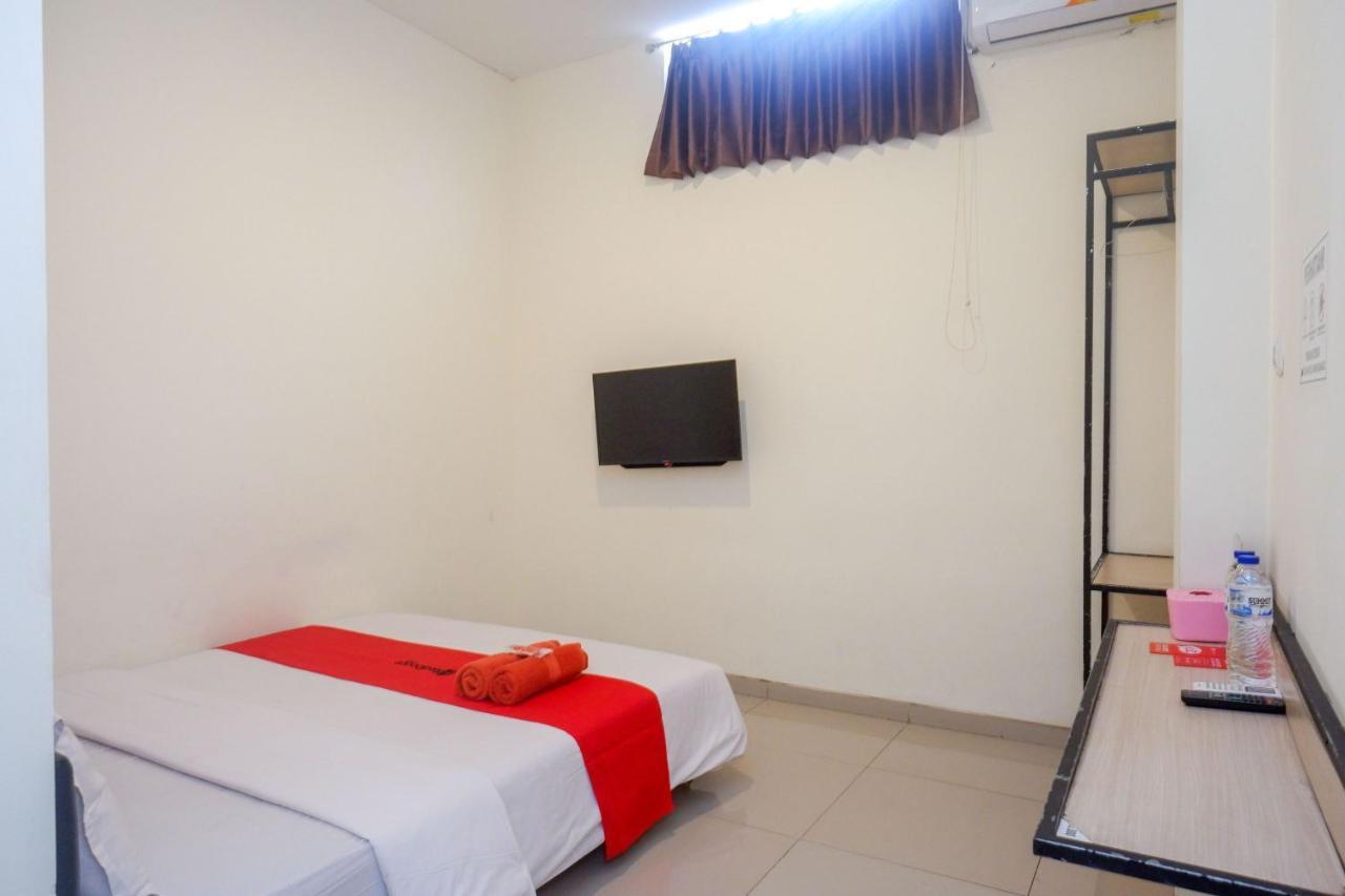 Sans Hotel Mataram Malioboro Yogyakarta Exterior photo