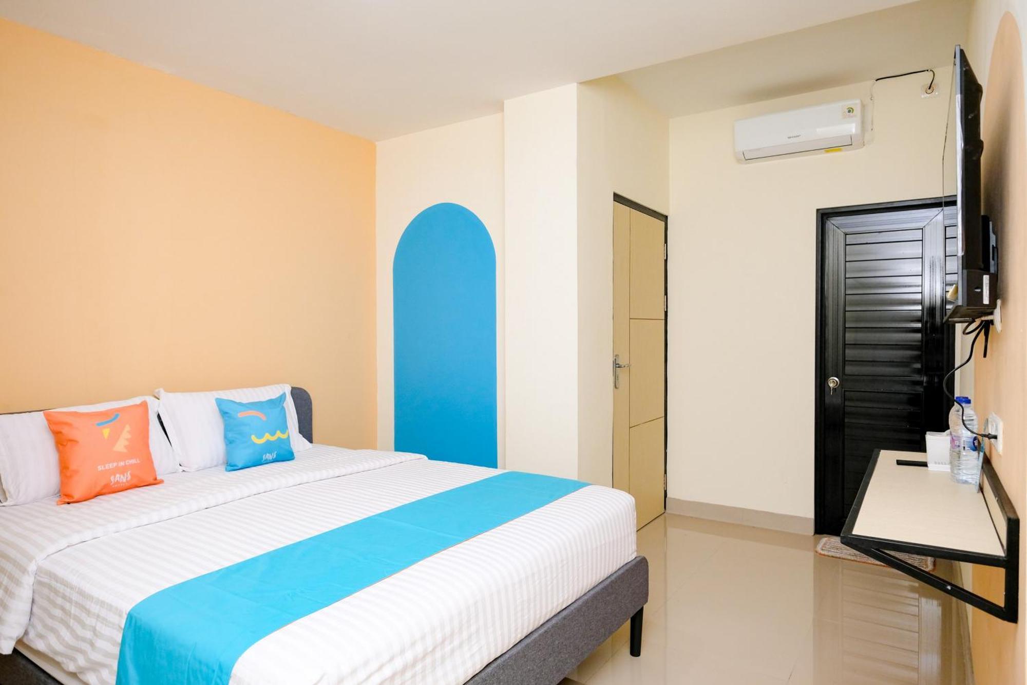 Sans Hotel Mataram Malioboro Yogyakarta Exterior photo
