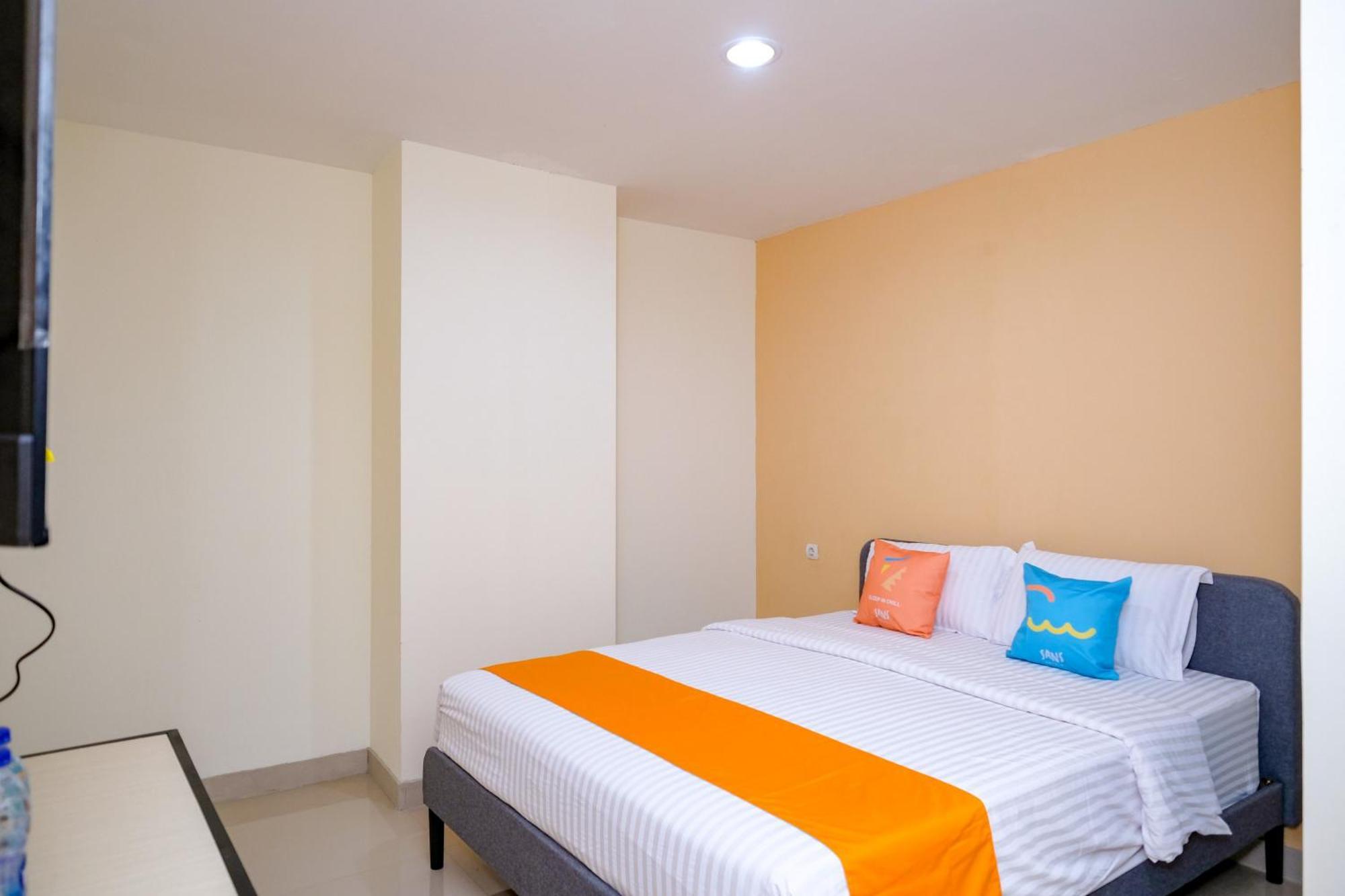 Sans Hotel Mataram Malioboro Yogyakarta Exterior photo