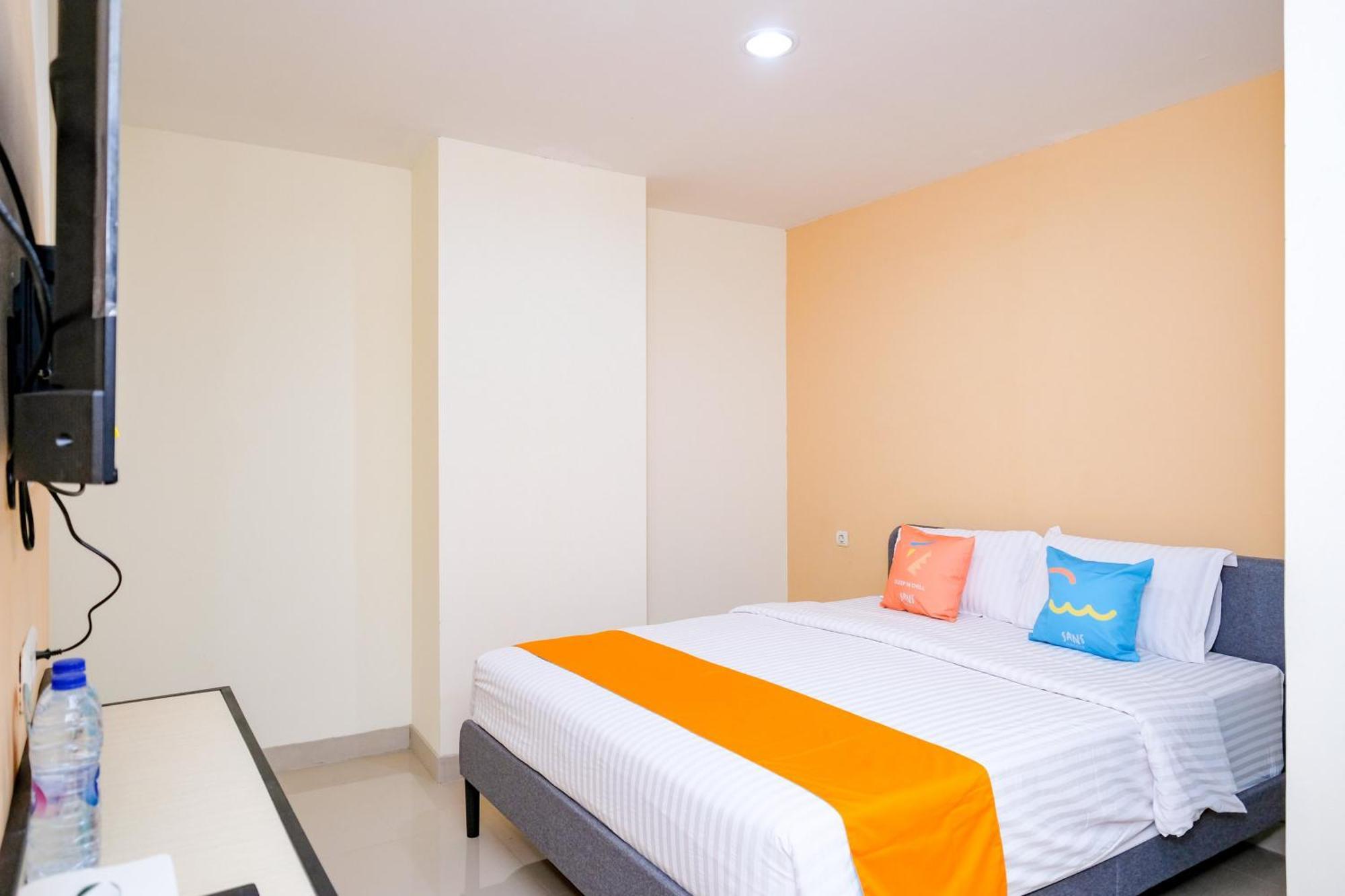 Sans Hotel Mataram Malioboro Yogyakarta Exterior photo