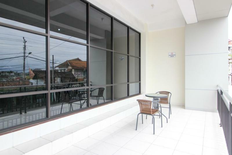 Reddoorz Near Malioboro Mall 2 Hotel Yogyakarta Exterior photo