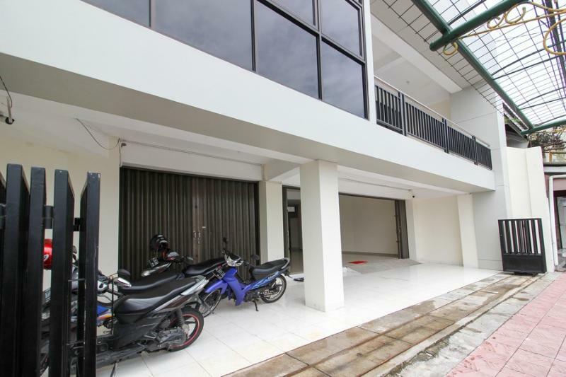 Sans Hotel Mataram Malioboro Yogyakarta Exterior photo